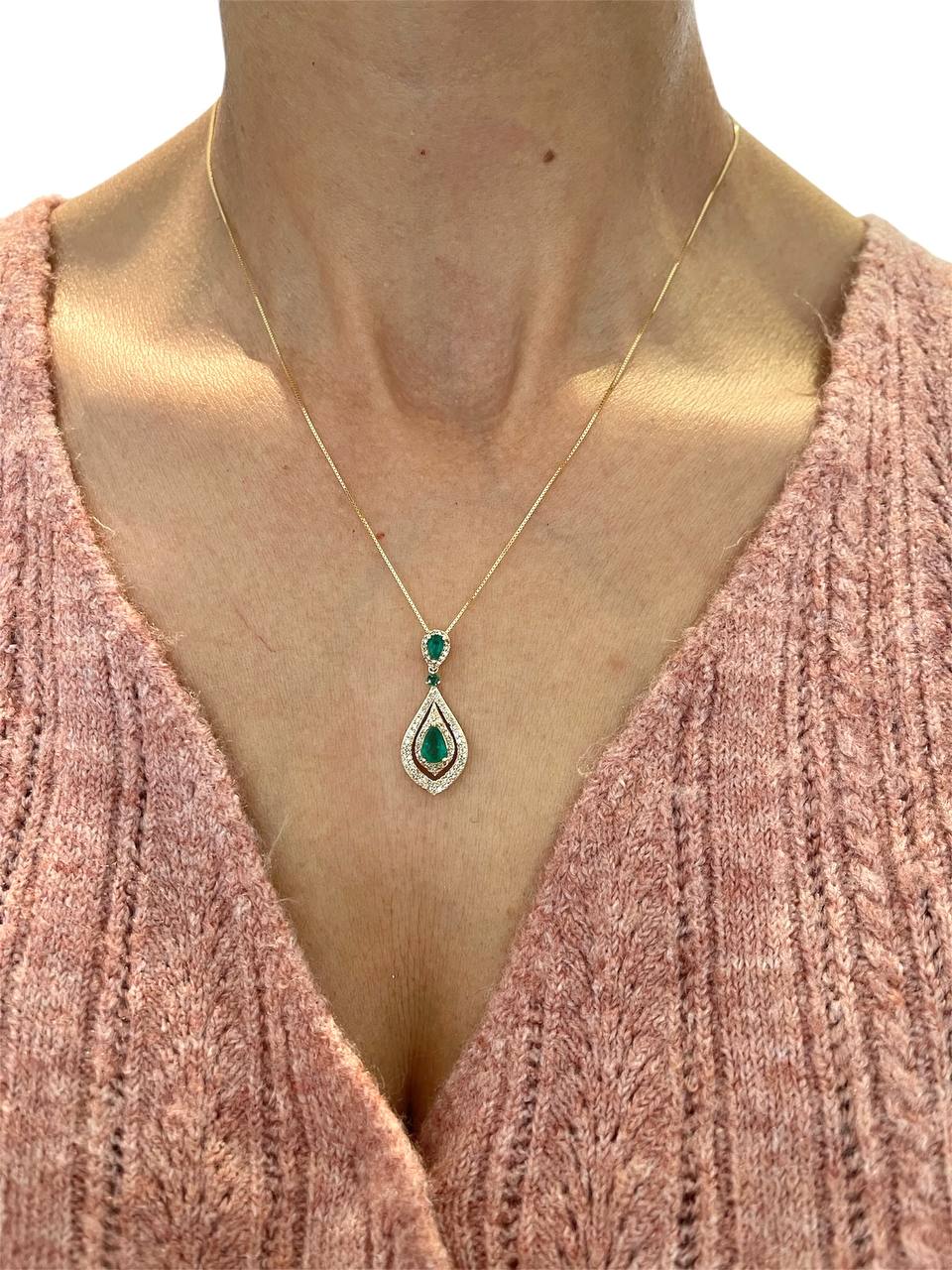 14k Yellow Gold 1.60 TCW Natural Diamond and Emerald Pear Pendant Chain Necklace