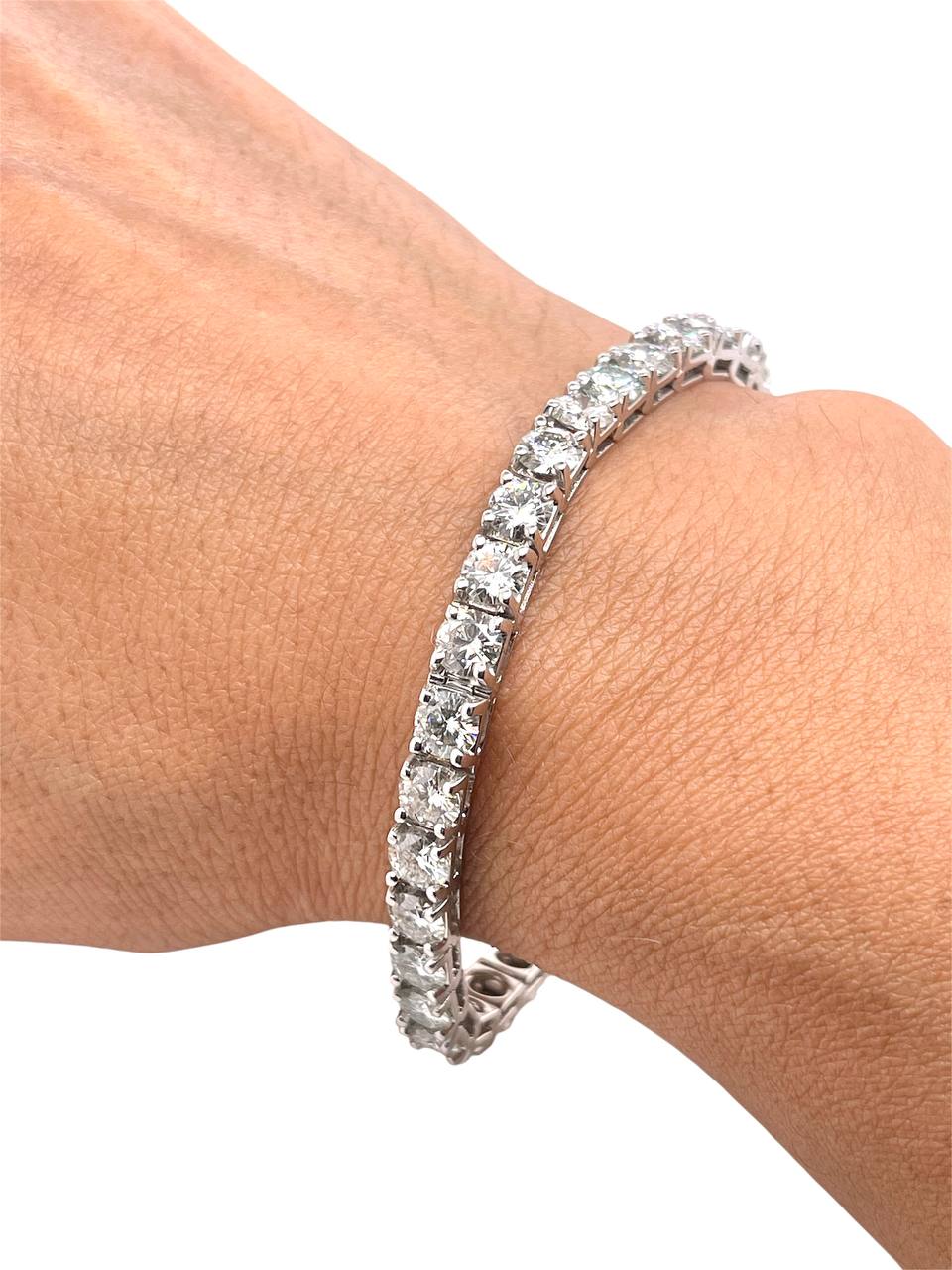 14K Solid White Gold Round Moissanite Tennis Bracelet., 7 inches 20.9 Grams