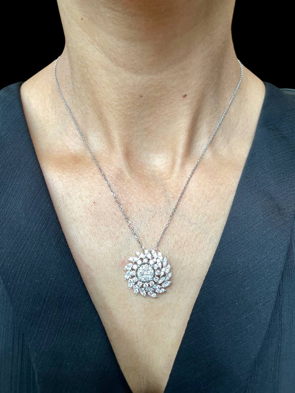 14k Solid White Gold Natural Diamond Round Spiral Pendant Necklace