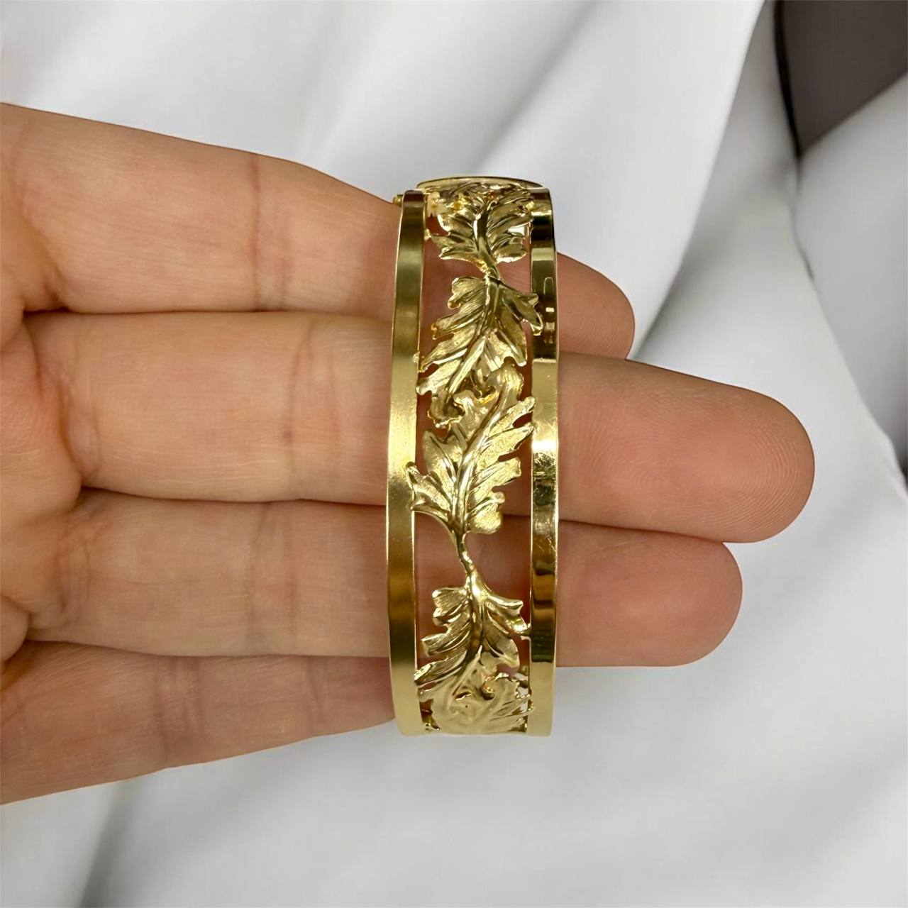 Vintage 18K Solid Yellow Gold Floral Wide Bangle Bracelet