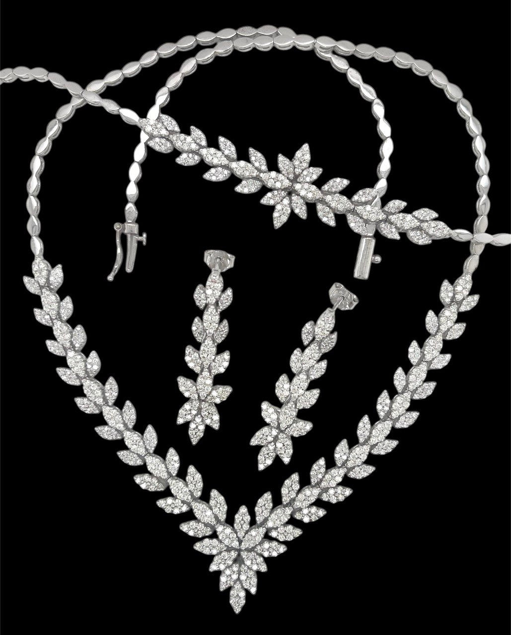 18K White Gold Diamond Jewelry Set – 8.37 CT VS2 G-H (Necklace, Bracelet & Earrings)