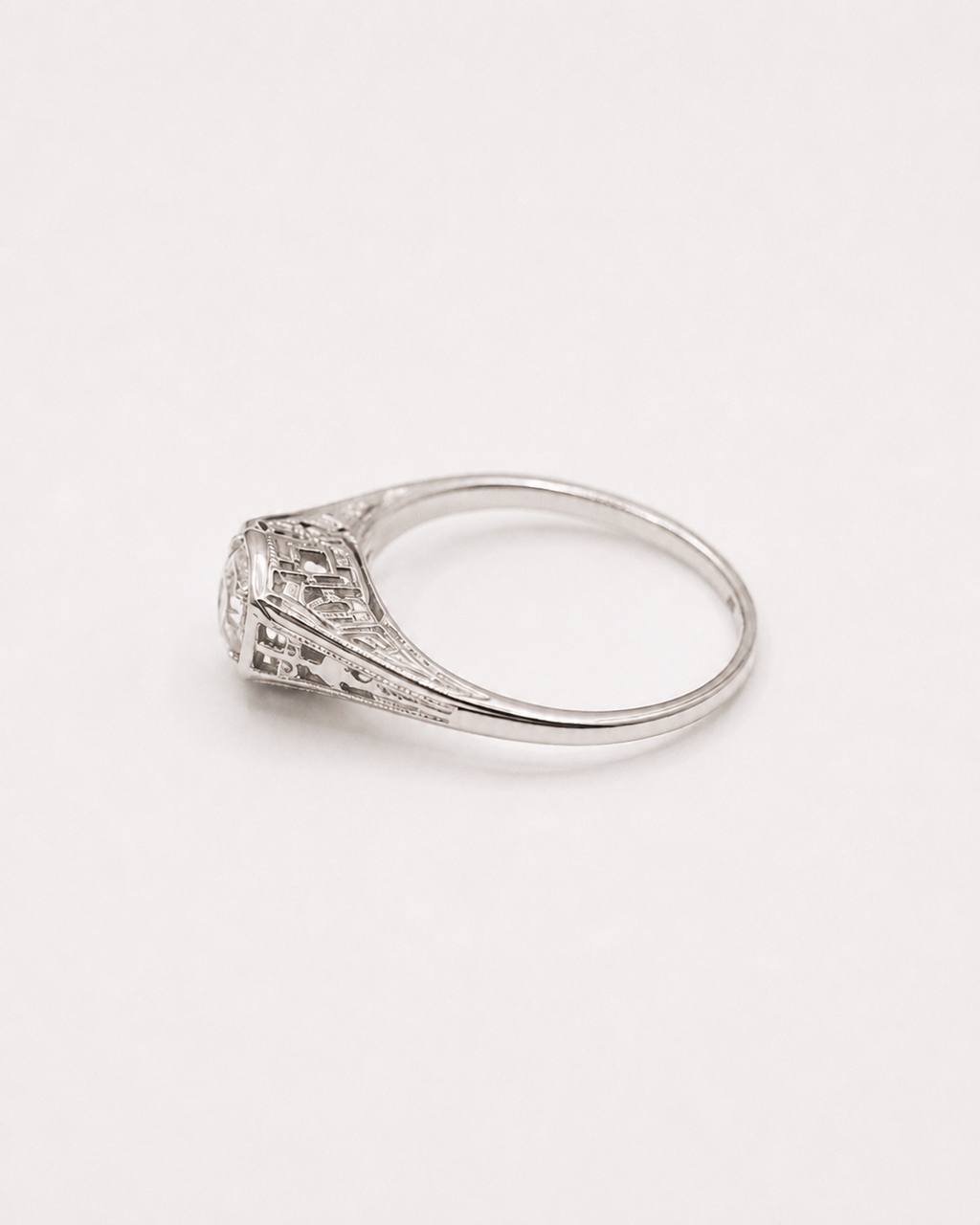 Vintage Art Deco 18K White Gold Natural Diamond Ring Size 7.5
