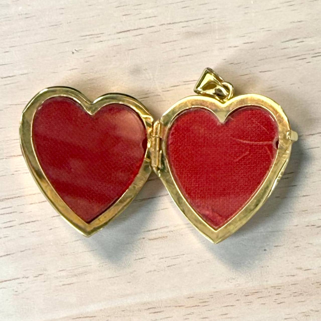 Vintage 18K Gold Floral Heart Locket Pendant