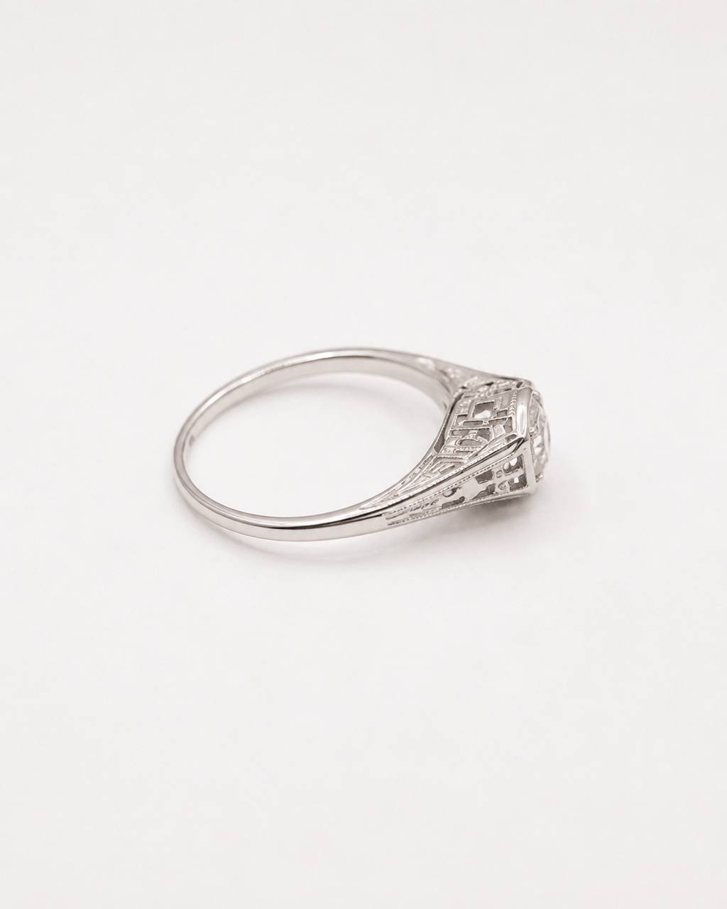Vintage Art Deco 18K White Gold Natural Diamond Ring Size 7.5