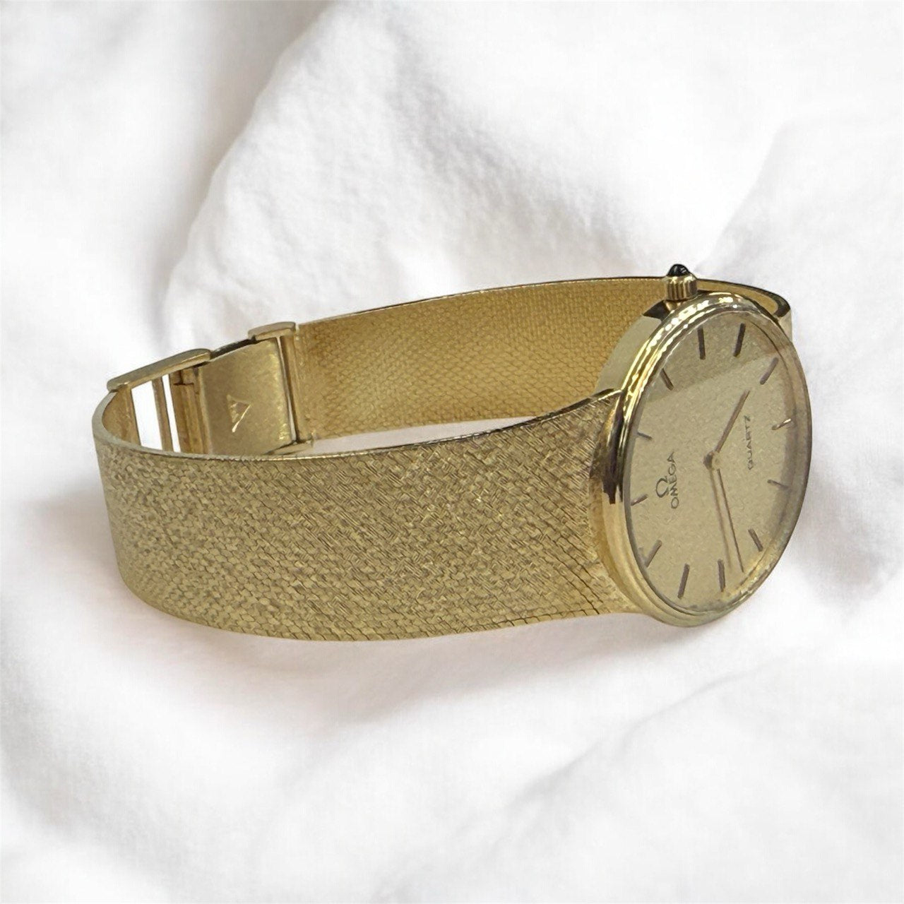 VINTAGE OMEGA Solid 14K Yellow Gold Quartz Watch Integrated Mesh Bracelet
