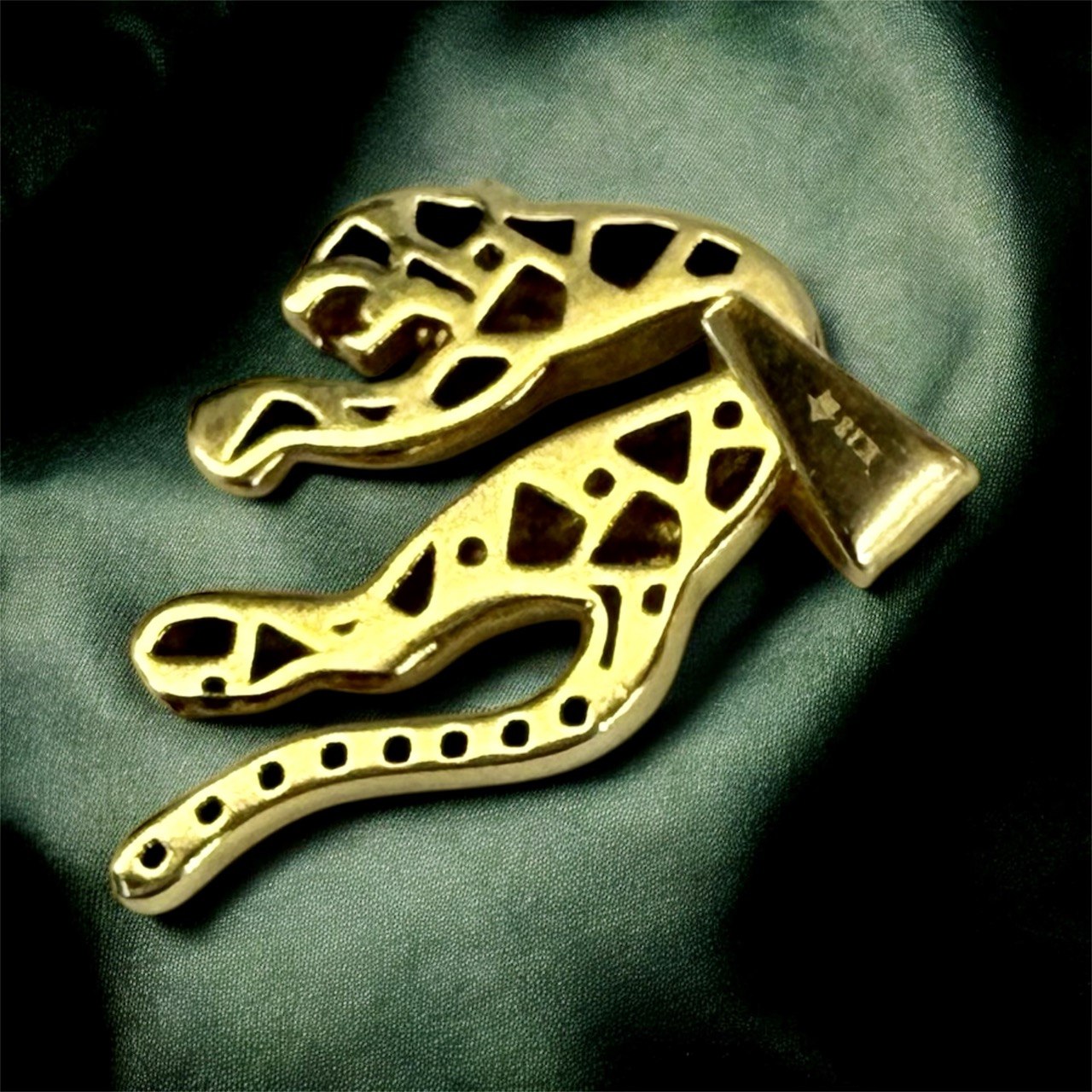 18K Solid Yellow Gold Natural Diamond Panther Pendant