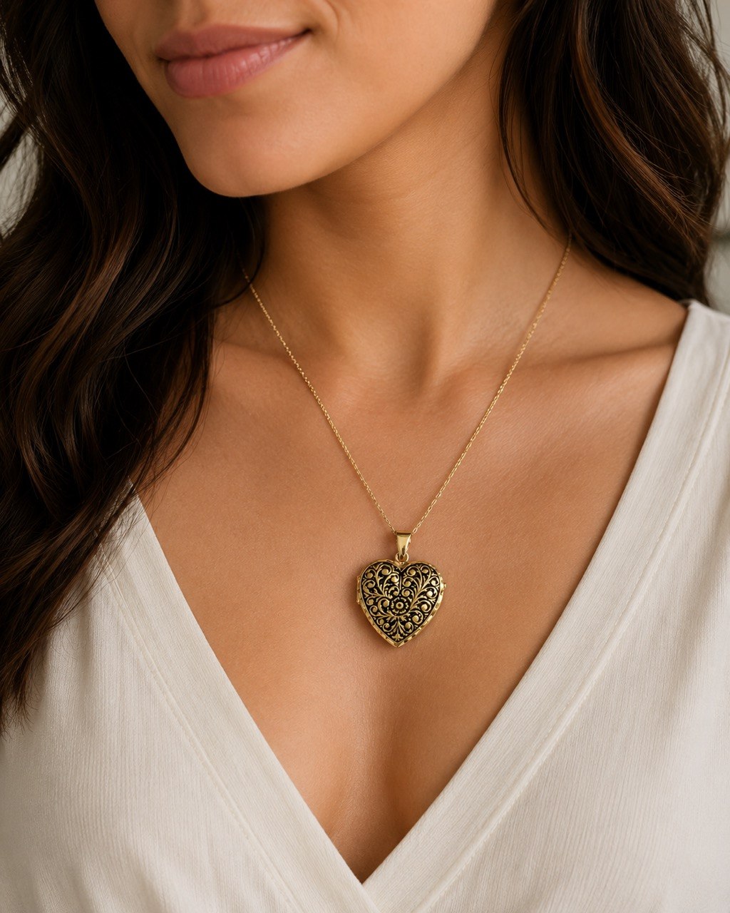 Vintage 18K Gold Floral Heart Locket Pendant