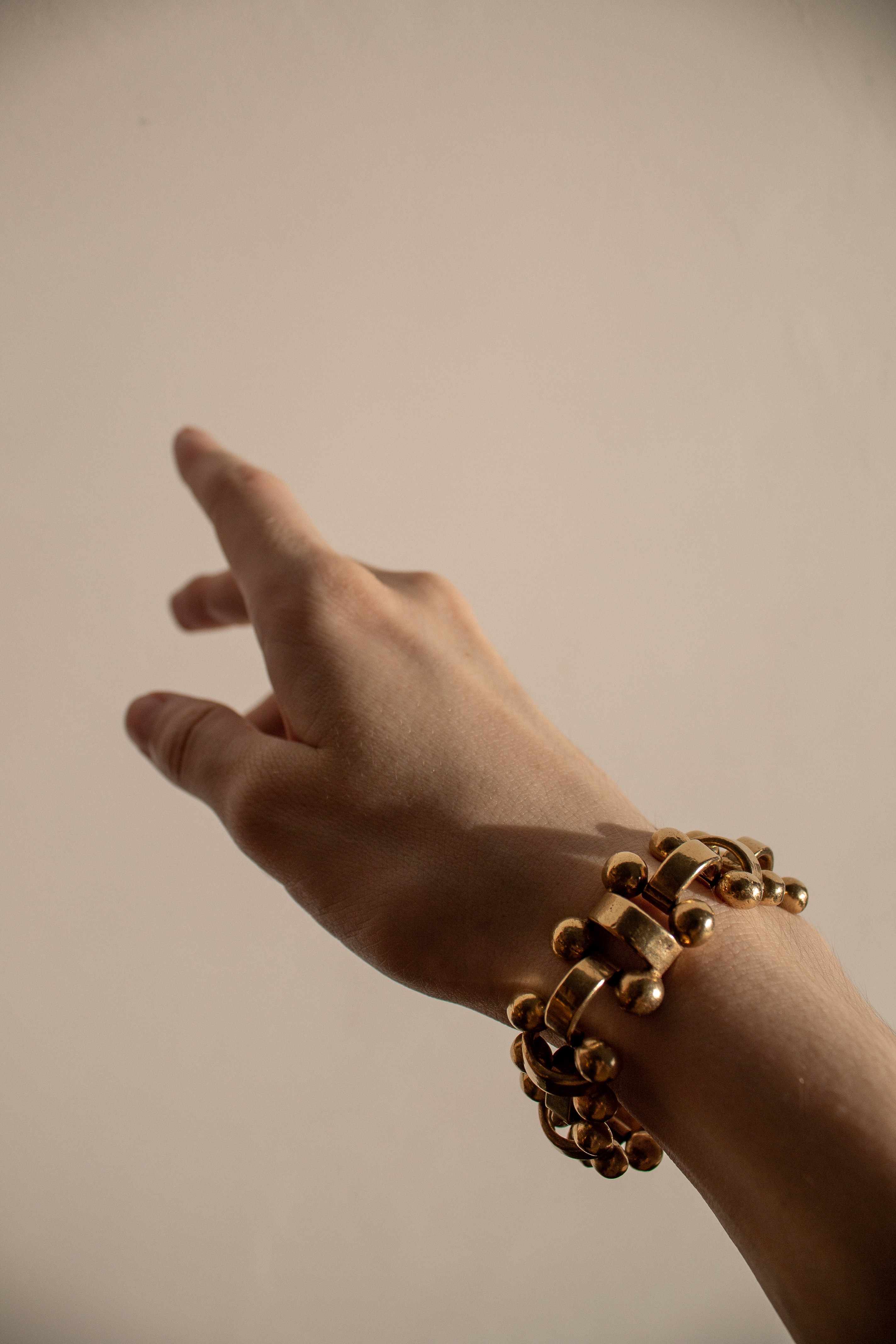 Buy gold bracelets based on lifestyle online